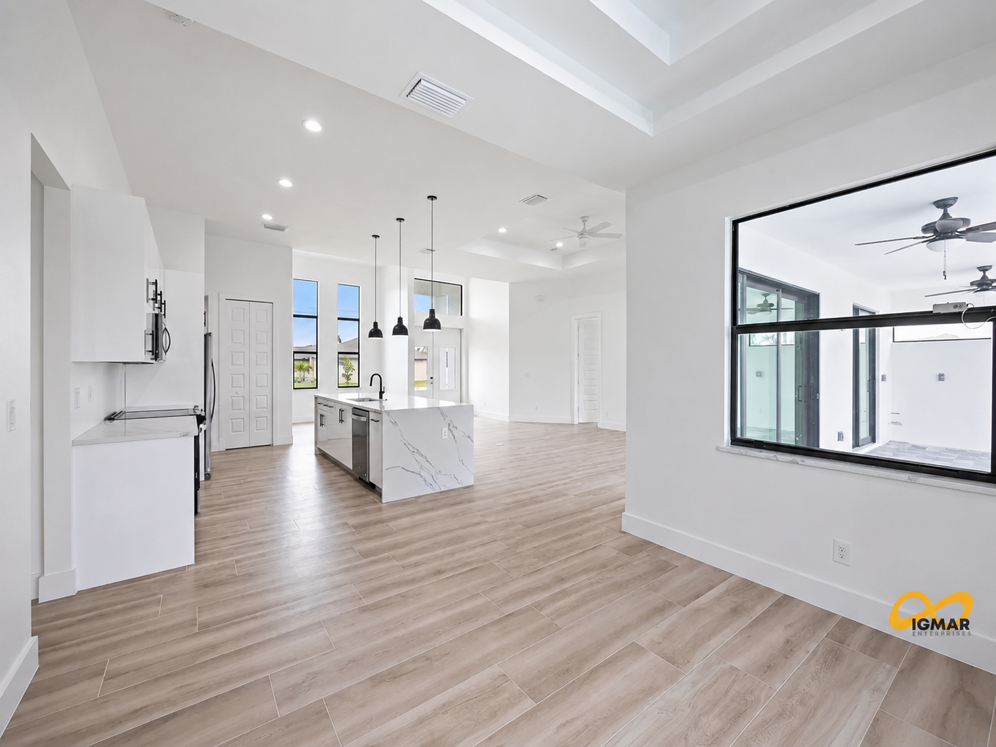 2213 SW 1TH LAST